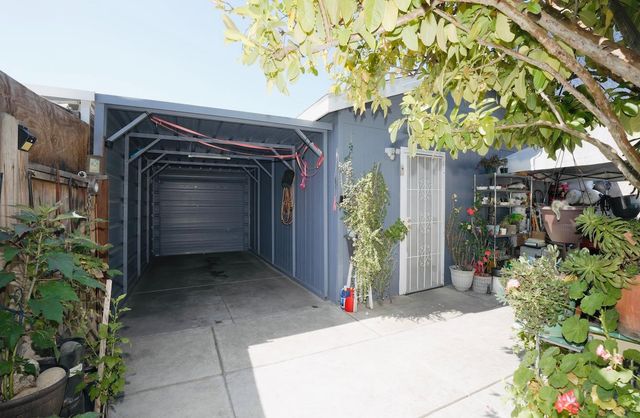 1199 W Cesar Chavez Boulevard, Fresno, CA 93706