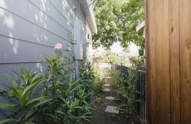 1199 W Cesar Chavez Boulevard, Fresno, CA 93706