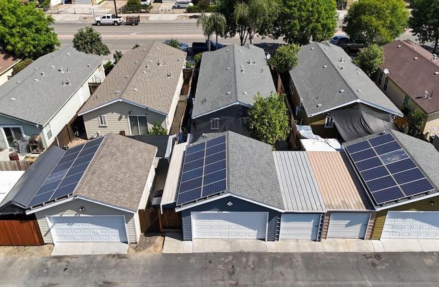 1199 W Cesar Chavez Boulevard, Fresno, CA 93706