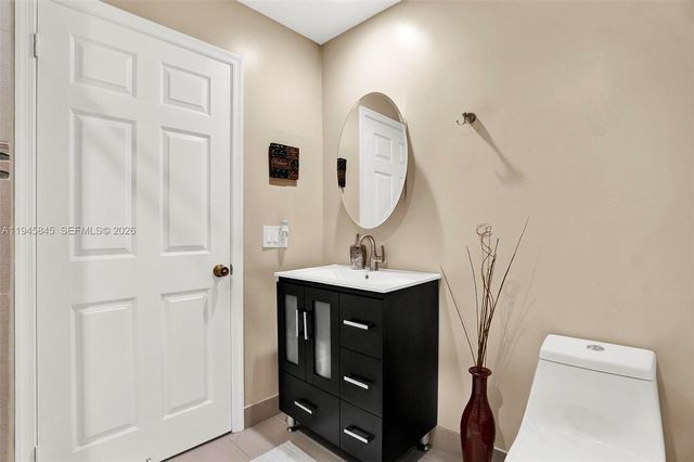 18071 Clear Brook Cir, Boca Raton, FL 33498