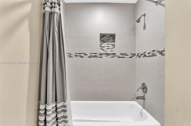 18071 Clear Brook Cir, Boca Raton, FL 33498