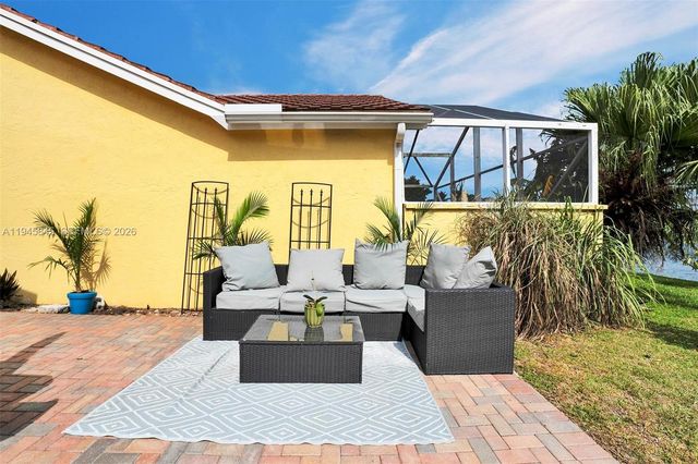 18071 Clear Brook Cir, Boca Raton, FL 33498