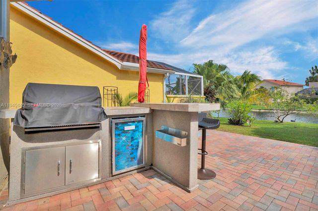 18071 Clear Brook Cir, Boca Raton, FL 33498