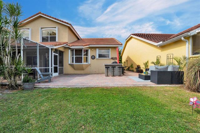 18071 Clear Brook Cir, Boca Raton, FL 33498