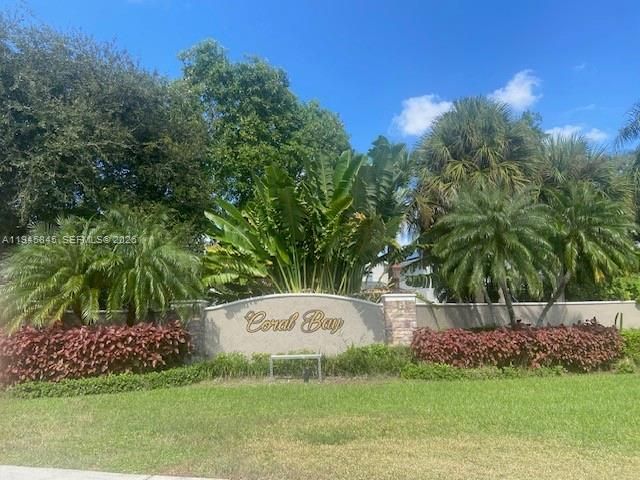 18071 Clear Brook Cir, Boca Raton, FL 33498