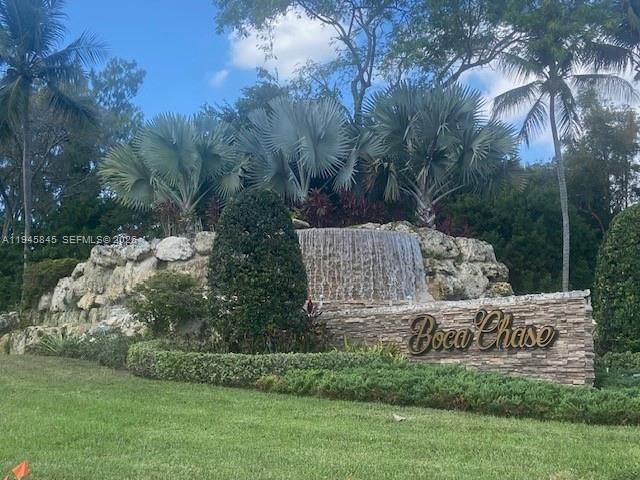 18071 Clear Brook Cir, Boca Raton, FL 33498