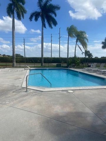 18071 Clear Brook Cir, Boca Raton, FL 33498