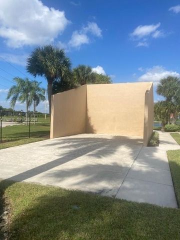 18071 Clear Brook Cir, Boca Raton, FL 33498