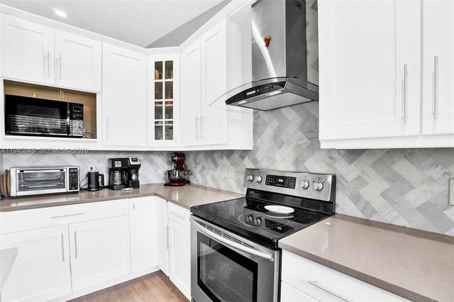 18071 Clear Brook Cir, Boca Raton, FL 33498