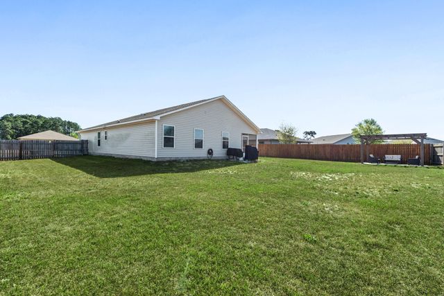 2423 Spur Lane, Gulf Breeze, FL 32563