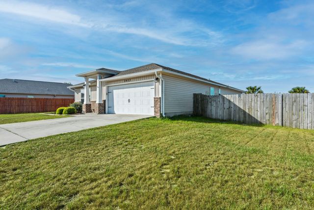 2423 Spur Lane, Gulf Breeze, FL 32563