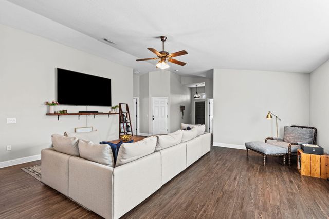 2423 Spur Lane, Gulf Breeze, FL 32563