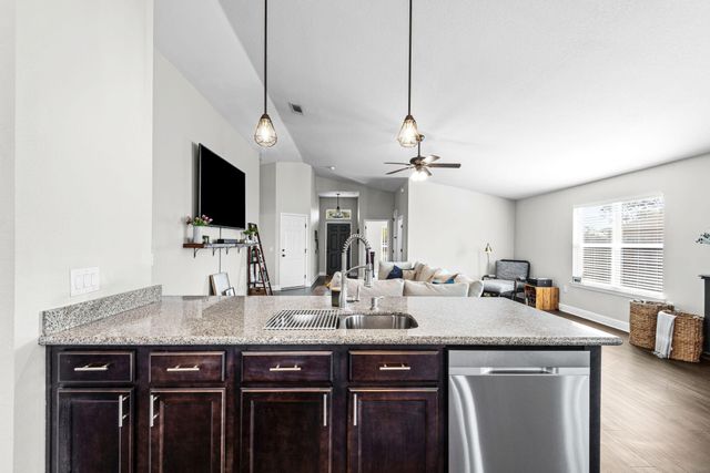 2423 Spur Lane, Gulf Breeze, FL 32563