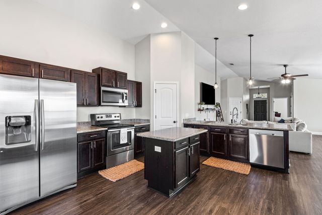 2423 Spur Lane, Gulf Breeze, FL 32563
