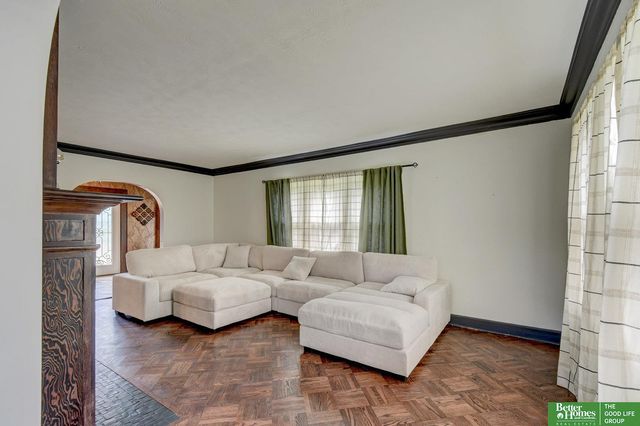 7826 Military Avenue, Omaha, NE 68134