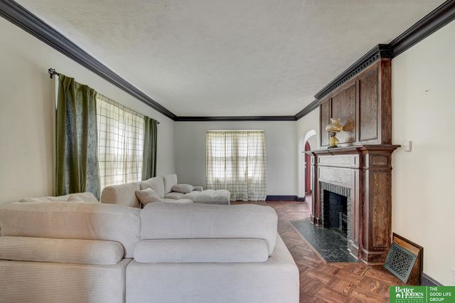 7826 Military Avenue, Omaha, NE 68134