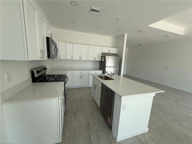 3005 31st ST W, Lehigh Acres, FL 33971