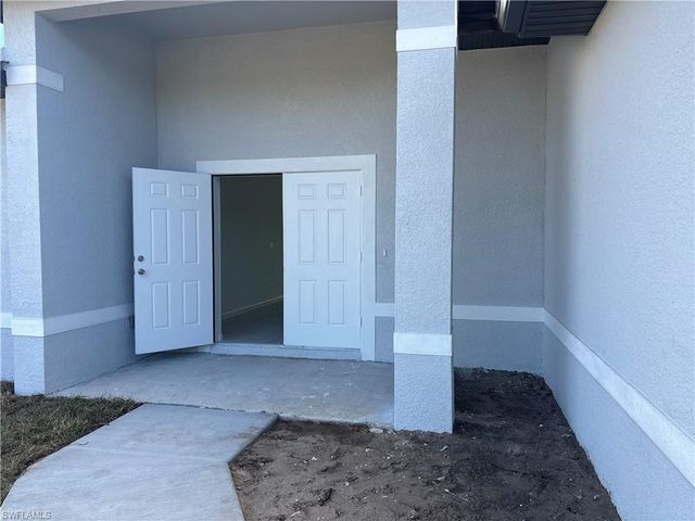 3005 31st ST W, Lehigh Acres, FL 33971