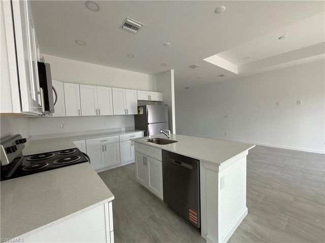 3005 31st ST W, Lehigh Acres, FL 33971