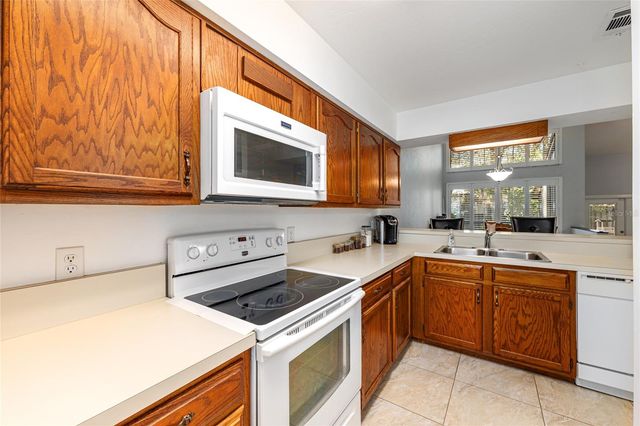 2740 NW 39TH DRIVE, Gainesville, FL 32606