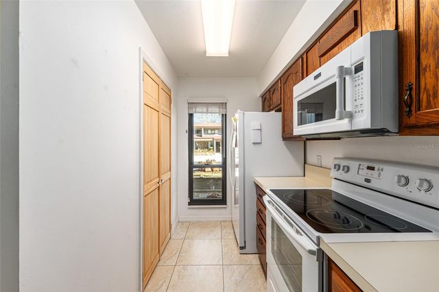 2740 NW 39TH DRIVE, Gainesville, FL 32606