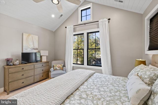 70 SUSSEX ST, Rehoboth Beach, DE 19971