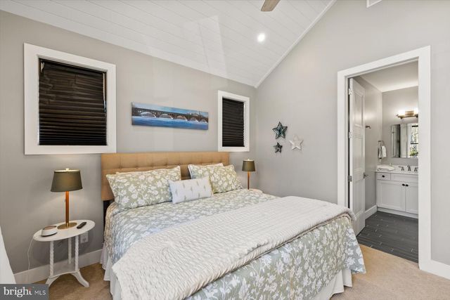 70 SUSSEX ST, Rehoboth Beach, DE 19971