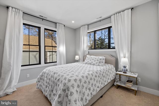 70 SUSSEX ST, Rehoboth Beach, DE 19971