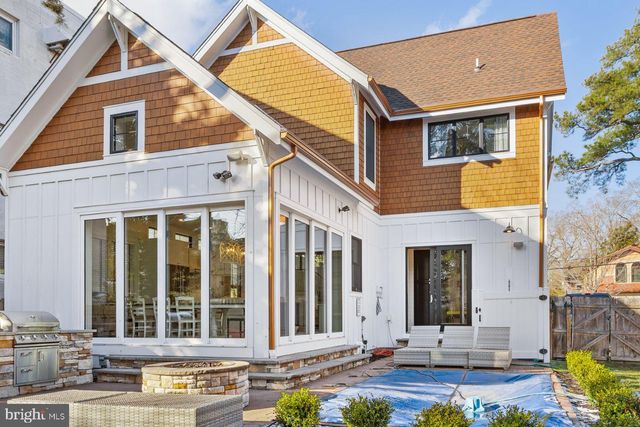 70 SUSSEX ST, Rehoboth Beach, DE 19971