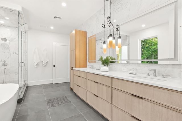 365 Charles River St, Needham, MA 02492