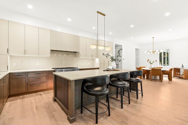 365 Charles River St, Needham, MA 02492