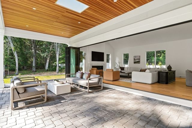 365 Charles River St, Needham, MA 02492