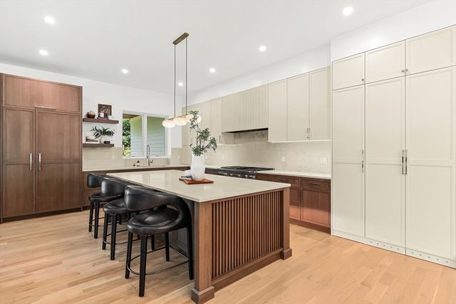 365 Charles River St, Needham, MA 02492