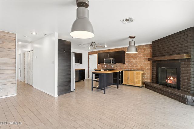 4201 W TUCKEY Lane, Phoenix, AZ 85019