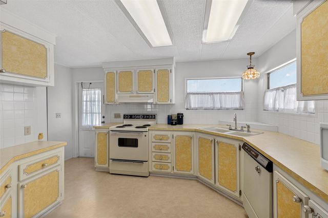 322 ROBALO, North Port, FL 34287