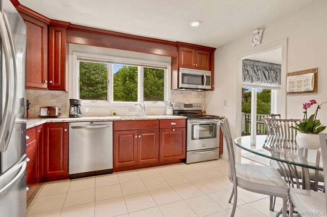 25 Arden Drive, Hartsdale, NY 10530