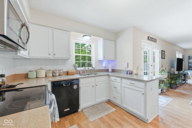 1176 Glenbar Way, Greenwood, IN 46143
