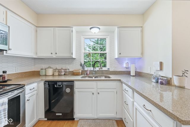 1176 Glenbar Way, Greenwood, IN 46143