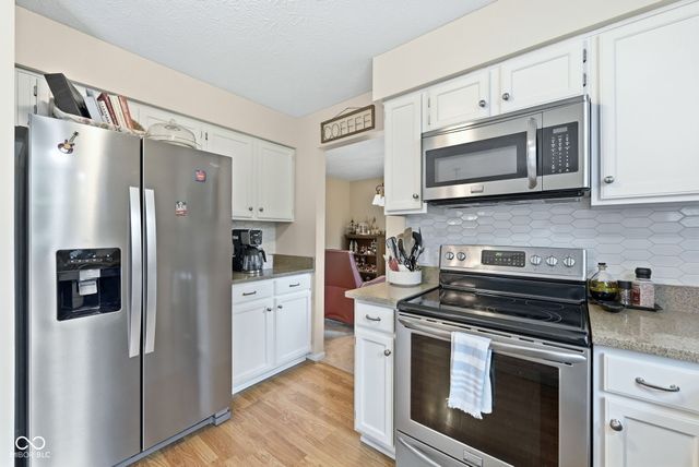 1176 Glenbar Way, Greenwood, IN 46143