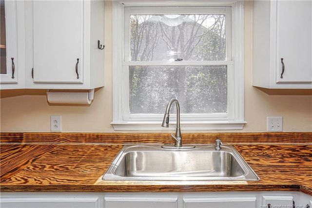 184 E Twelve Oak Road, Raeford, NC 28376