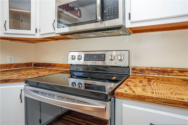 184 E Twelve Oak Road, Raeford, NC 28376