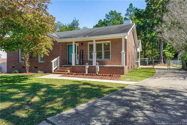 184 E Twelve Oak Road, Raeford, NC 28376