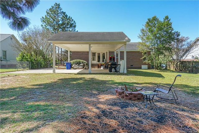 184 E Twelve Oak Road, Raeford, NC 28376