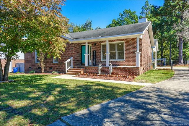 184 E Twelve Oak Road, Raeford, NC 28376