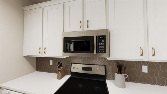 9241 Stoney River Lane, Kernersville, NC 27284