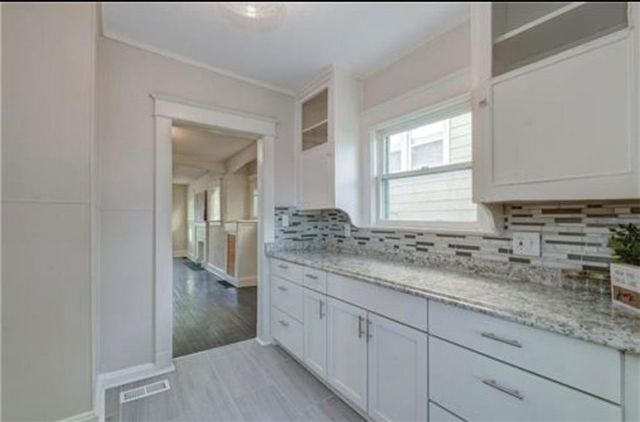 2024 E 48th Terrace, Kansas City, MO 64130