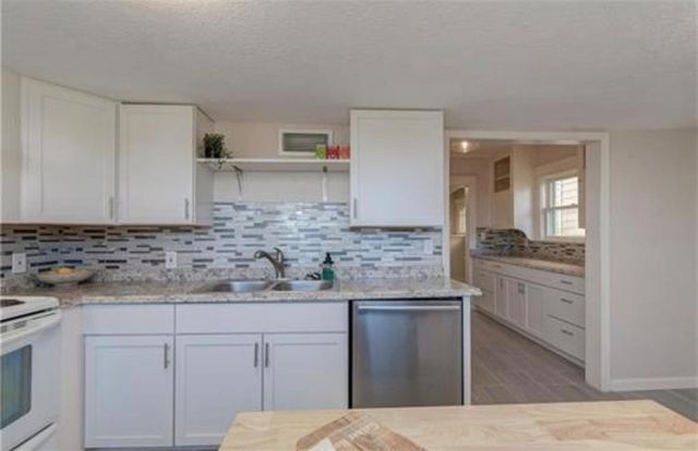 2024 E 48th Terrace, Kansas City, MO 64130