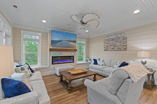1505 W Yacht Drive, Oak Island, NC 28465