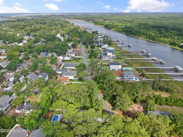 1505 W Yacht Drive, Oak Island, NC 28465