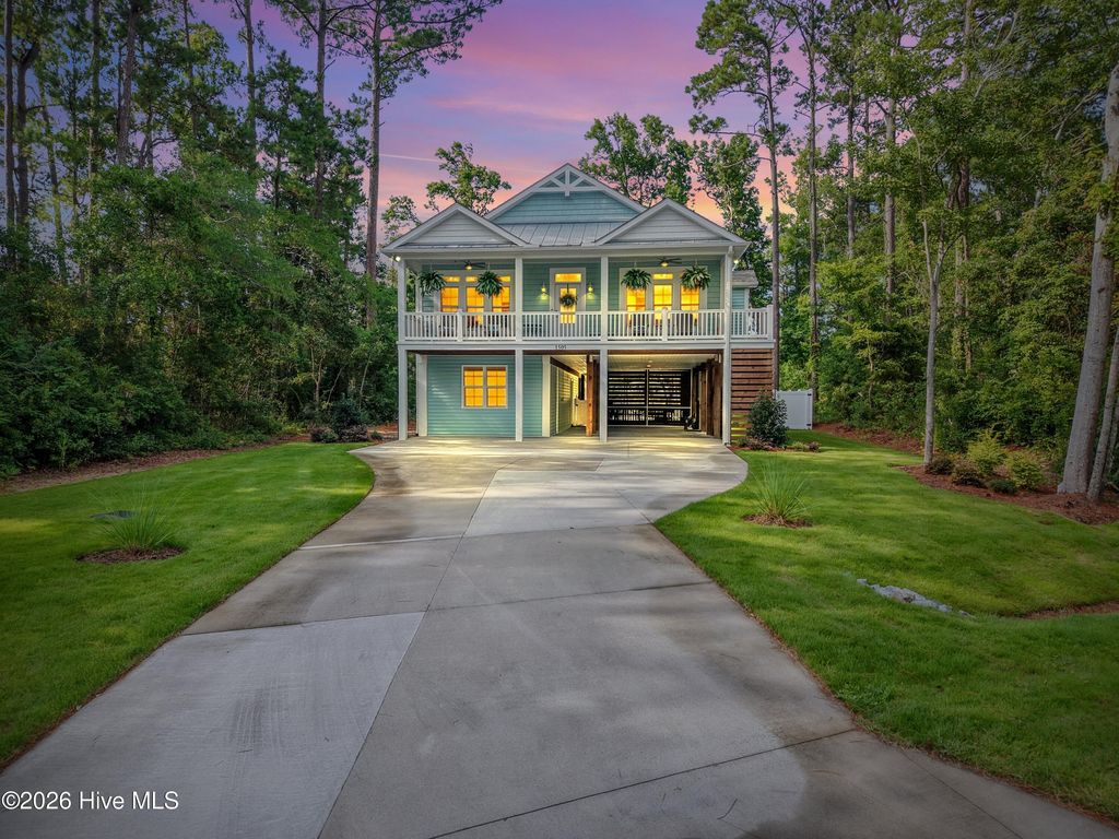 1505 W Yacht Drive, Oak Island, NC 28465